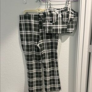No Boundaries 2 pc  Plaid Crop Top with Bottoms